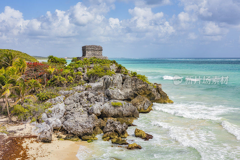 Templo Dios del Viento(风之神的神庙)守卫着图卢姆的入海湾-墨西哥图卢姆玛雅城墙城市的古老废墟/ Yucatán半岛
